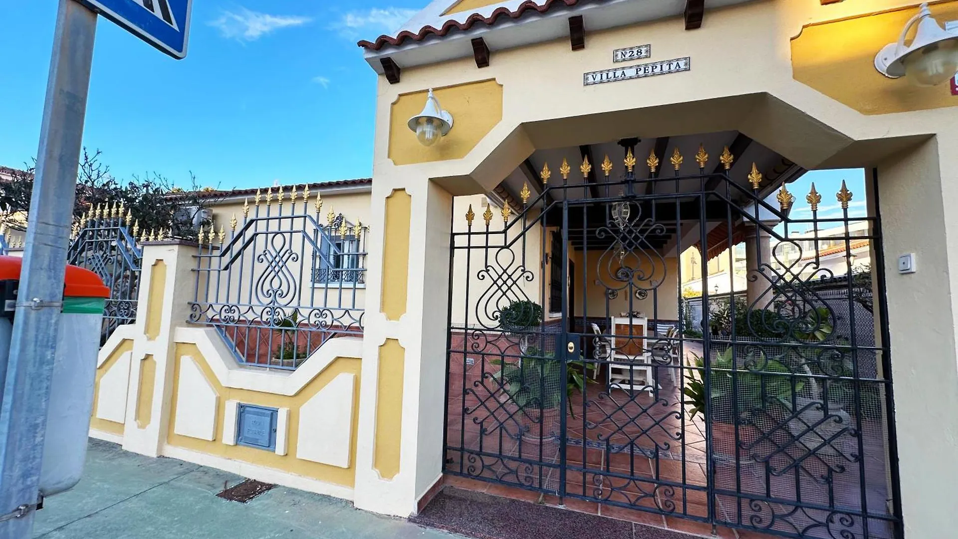 Villa Pepita - 3 Dormitorios - 350 Metros Playa - Piscina Torremolinos 0*,  Spain