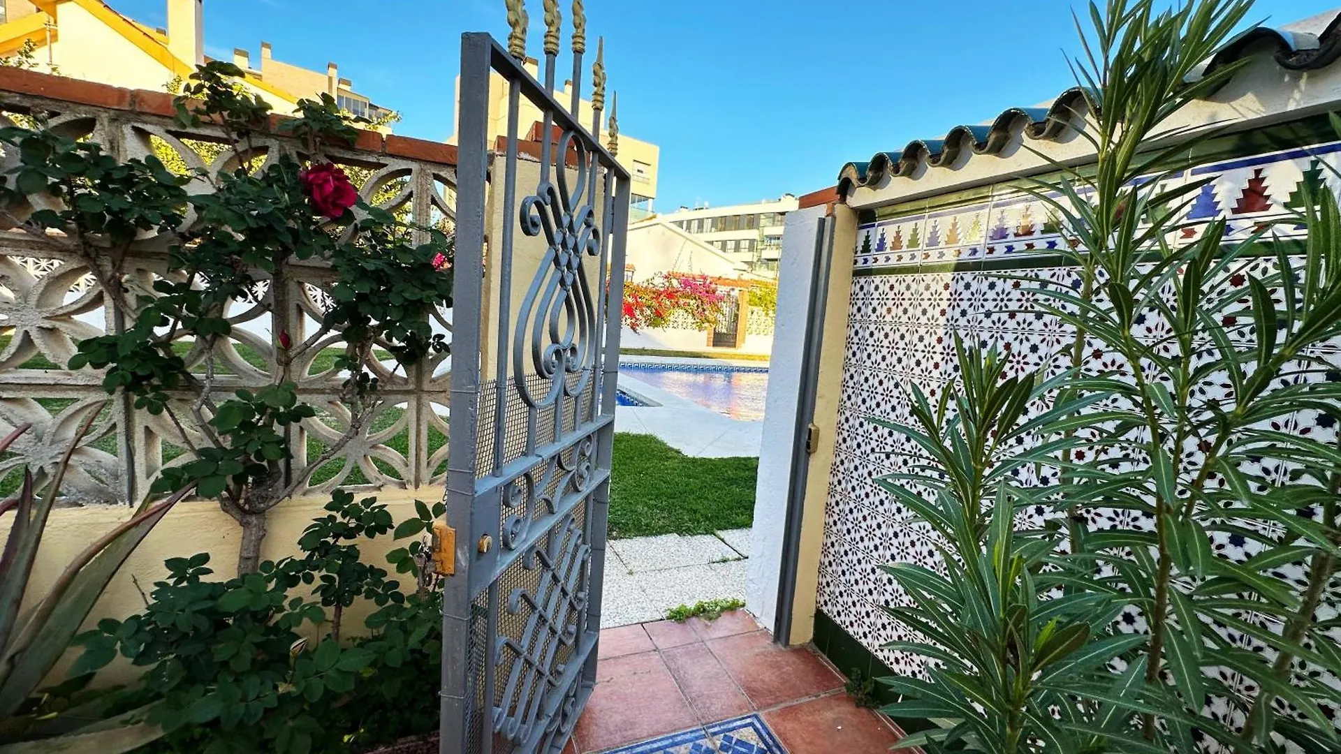 Villa Pepita - 3 Dormitorios - 350 Metros Playa - Piscina Torremolinos 0*,  Spain