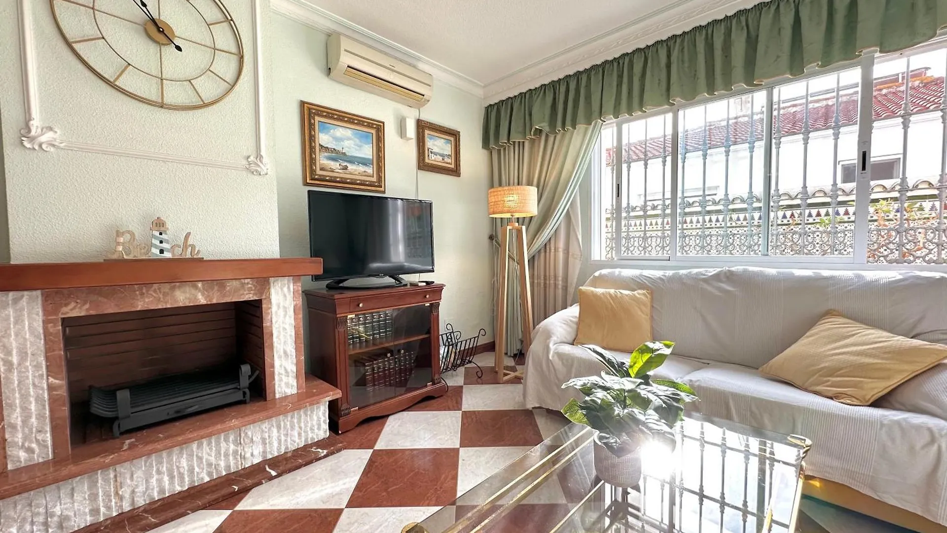 Holiday home Villa Pepita - 3 Dormitorios - 350 Metros Playa - Piscina Torremolinos Spain