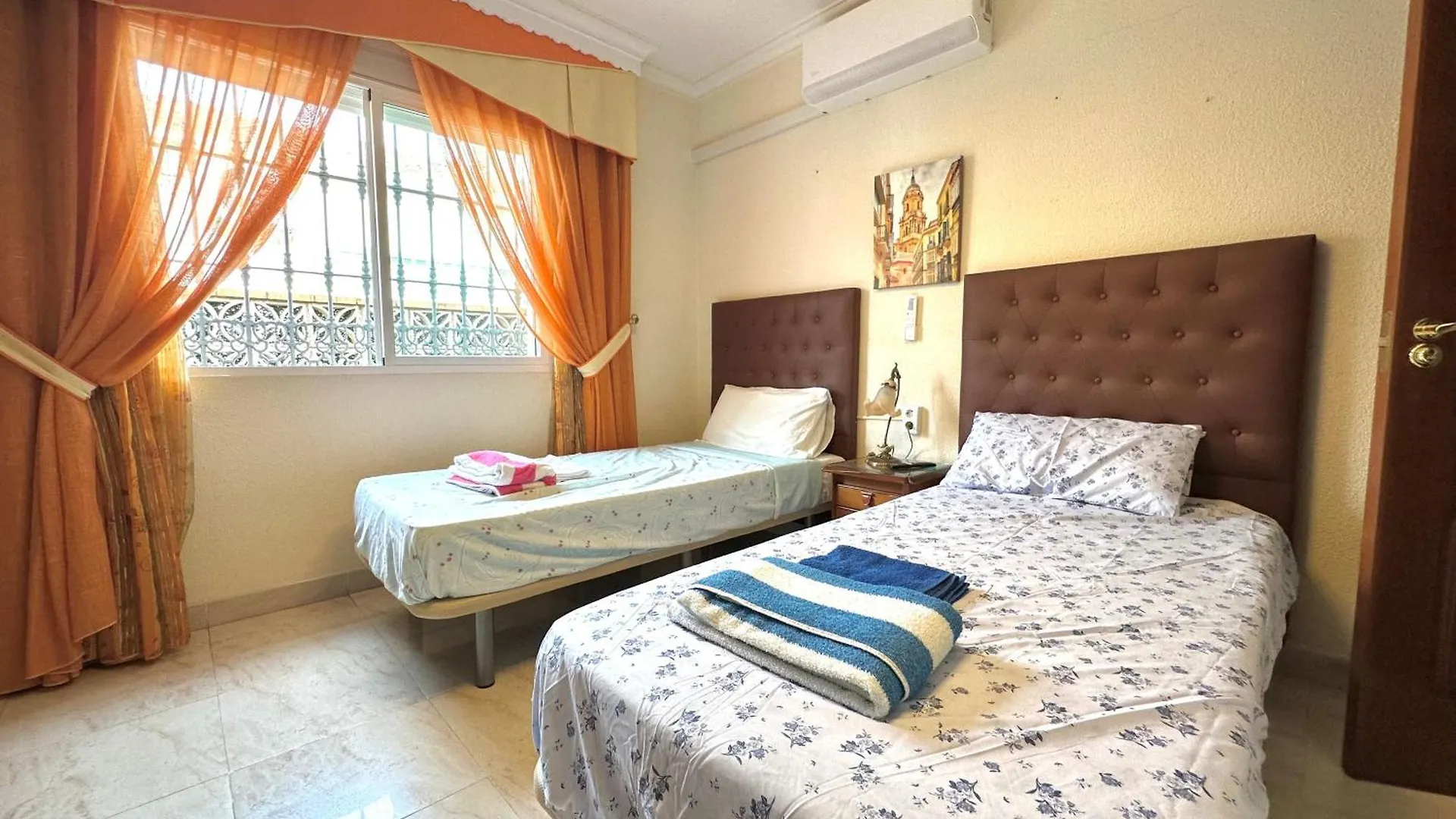 Villa Pepita - 3 Dormitorios - 350 Metros Playa - Piscina Torremolinos 0*,  Spagna